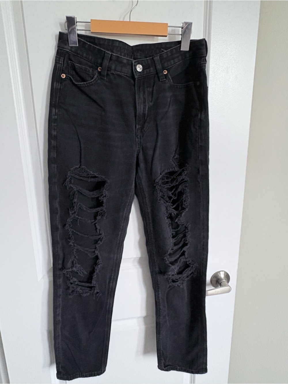 American Eagle Outfitters Black Distressed Skinny Jeans
